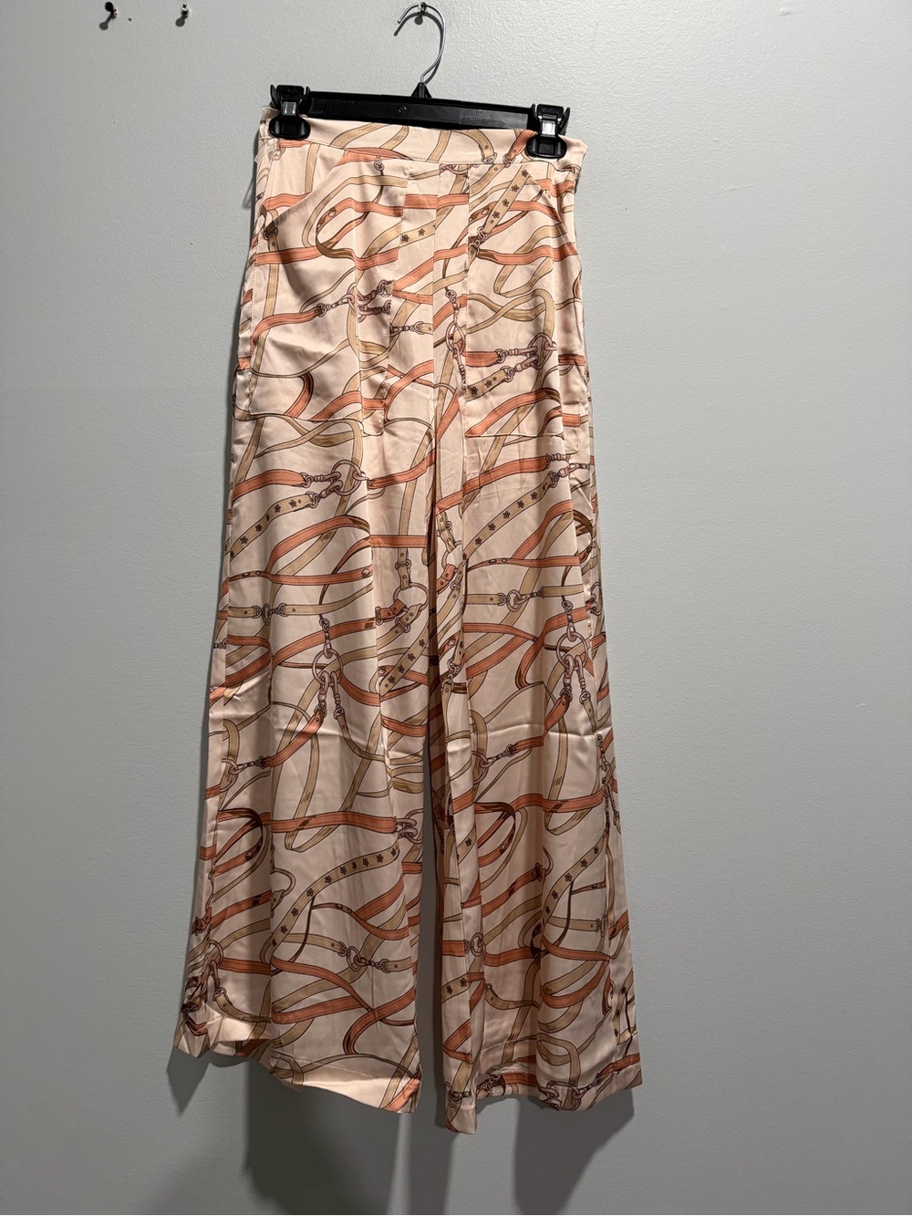 entro Satin Wide-Leg Printed Pants in Cream and peach and Tan